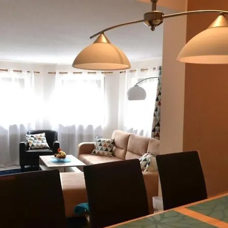 Apartamento In Ruhiger Suedhanglage By Interhome